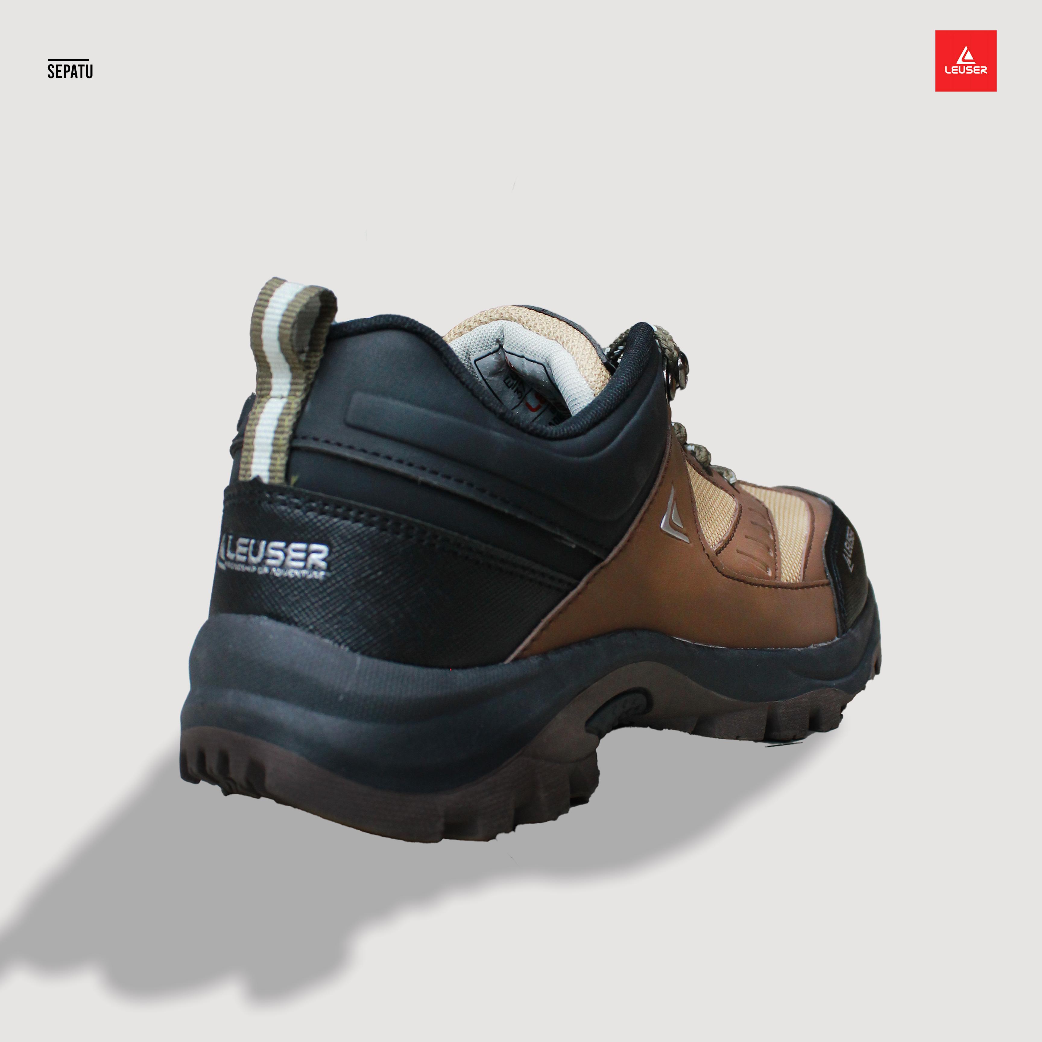 SEPATU TERRASTRIDE BROWN 